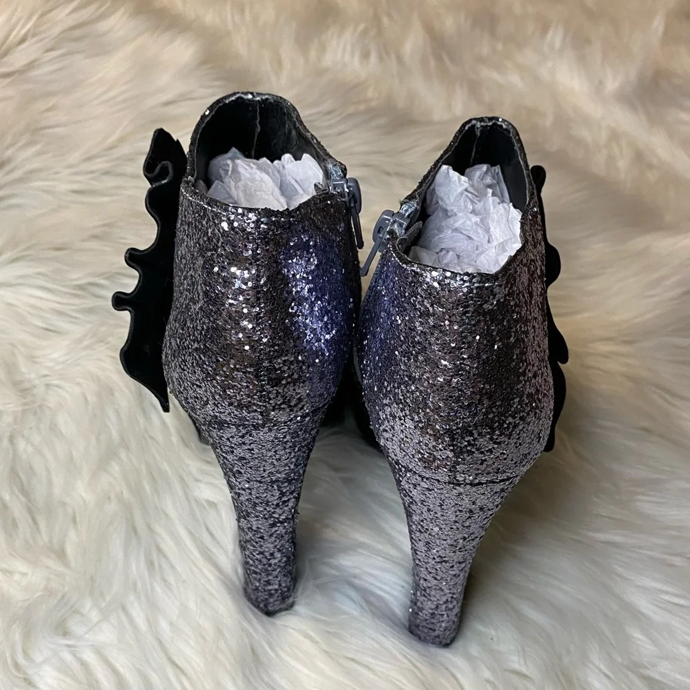 Charlotte Russe size 6 black & silver new year’s heels